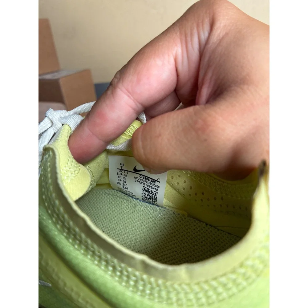 Nike Air VaporMax 2019 Barely Volt Spruce Fog AR6631-700 Mens Running Shoes